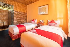 OYO 644 Grand Yustik Selabintana