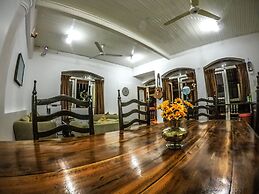 Mrs Wijenayake's Beach Haven Guest House