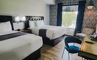 Waterfront Hotel