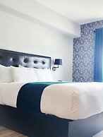 Waterfront Hotel