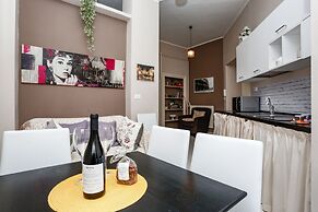 American Uni 2Br Lovely Apt