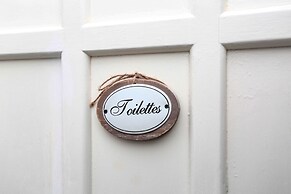 American Uni 2Br Lovely Apt