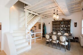 Beautiful Villa at Panormos