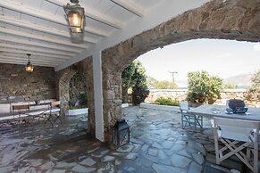 Beautiful Villa at Panormos