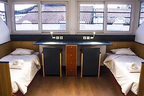 Internacional Azores Boutique