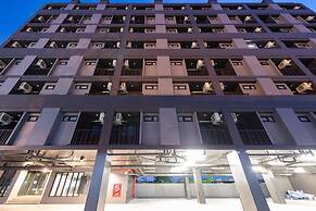 Oblique Apartment