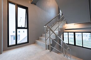 Oblique Apartment