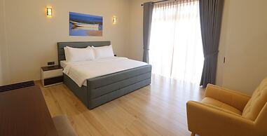 Pink Elephant Tourist Apartment Hotel