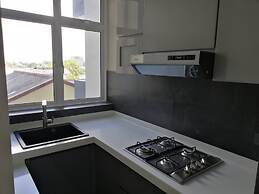 Pink Elephant Tourist Apartment Hotel