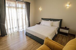 Pink Elephant Tourist Apartment Hotel