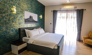 Pink Elephant Tourist Apartment Hotel