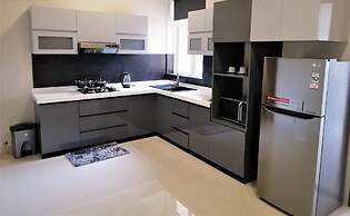 Pink Elephant Tourist Apartment Hotel