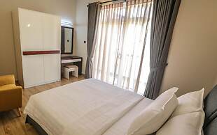 Pink Elephant Tourist Apartment Hotel