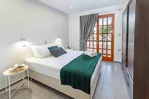 Jonathan City Apartments