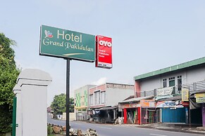 OYO 688 Grand Pakidulan Hotel