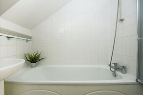 Arundel Mews Parking by Brighton Holiday Lets