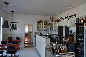 Tante Tut & Onkel E Hotel