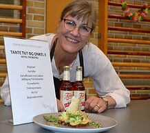 Tante Tut & Onkel E Hotel