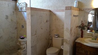 Teluk Indah Beach & Pool Villa