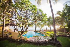 Teluk Indah Beach & Pool Villa