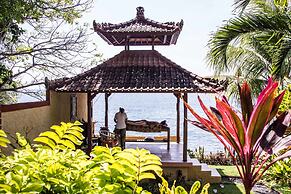 Teluk Indah Beach & Pool Villa