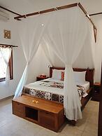 Teluk Indah Beach & Pool Villa