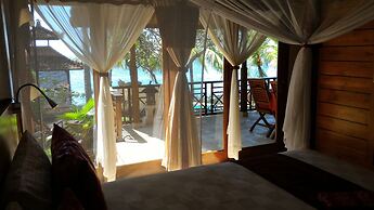 Teluk Indah Beach & Pool Villa