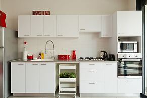 Sunny Luxary Apartments