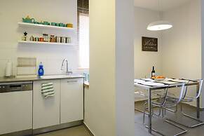 Sunny Luxary Apartments