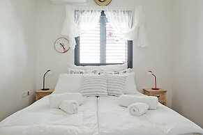 Sunny Luxary Apartments