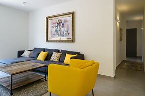 Sunny Luxary Apartments