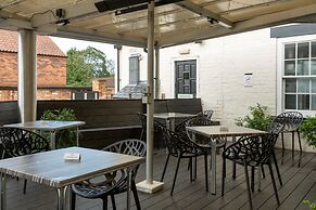 Advocate Arms Hotel