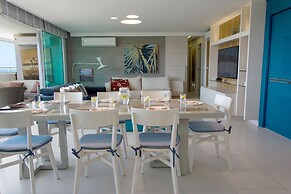 Penthouse Apartment with Hot Tub near Beach