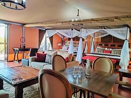 Emayian Luxury Camp