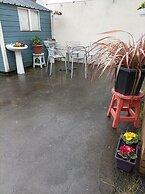 Tom Dick and Harriet's