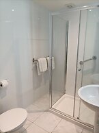 Tom Dick and Harriet's