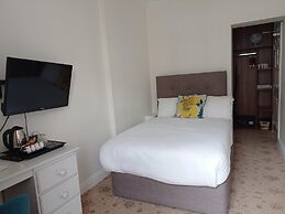 Tom Dick and Harriet's