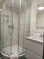 Tom Dick and Harriet's