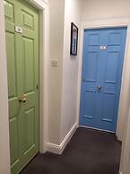 Tom Dick and Harriet's