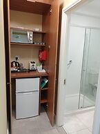 Tom Dick and Harriet's