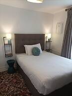 Tom Dick and Harriet's