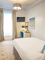 Tom Dick and Harriet's