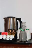 Tom Dick and Harriet's