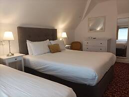 Tom Dick and Harriet's