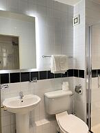 Tom Dick and Harriet's