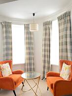 Tom Dick and Harriet's