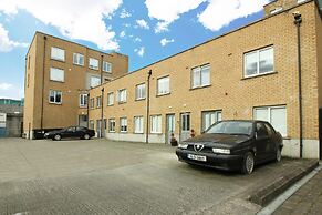 Tom Dick and Harriet's