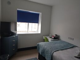 Tom Dick and Harriet's