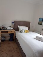 Tom Dick and Harriet's