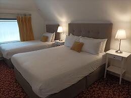 Tom Dick and Harriet's